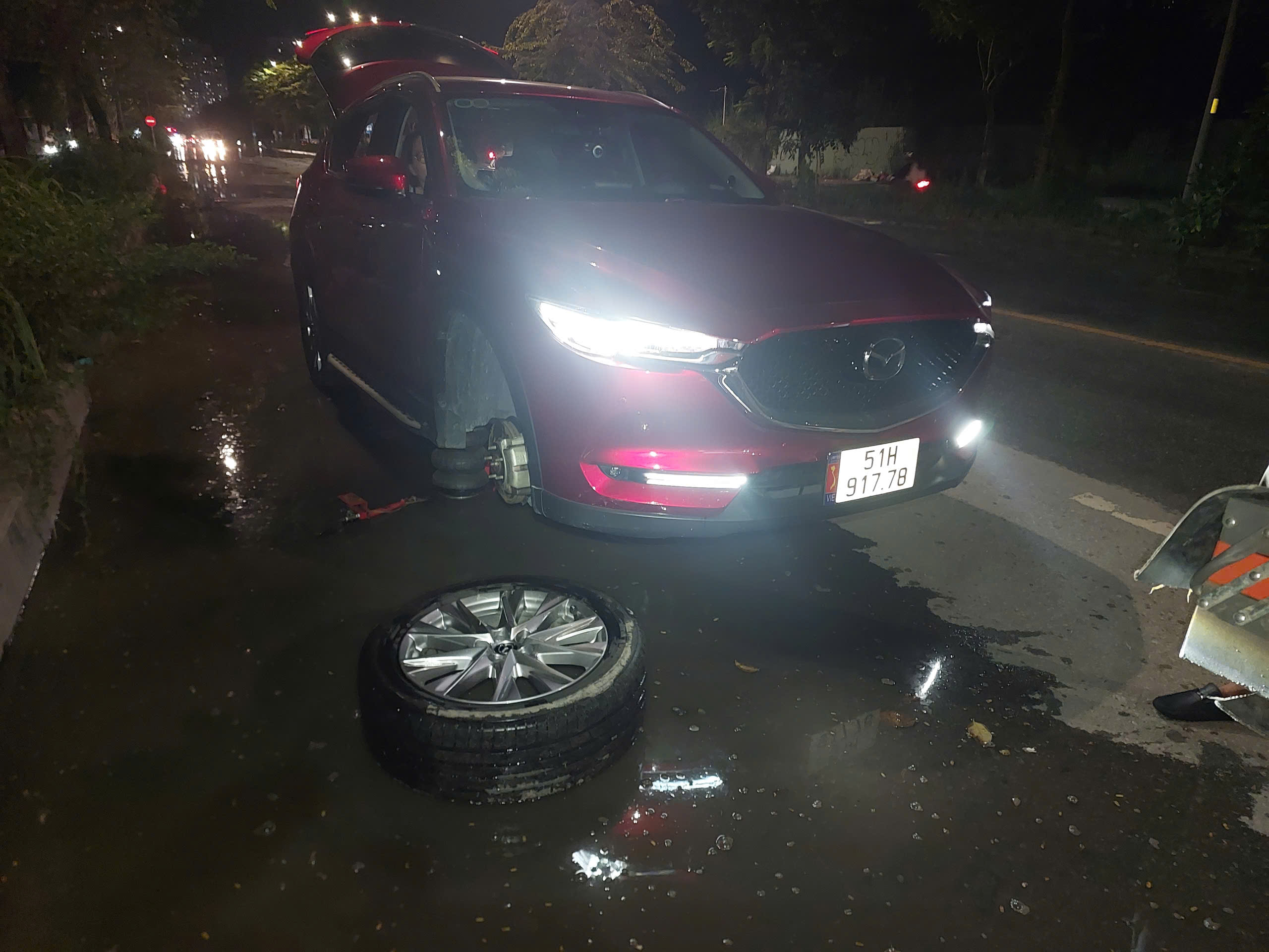 vá vỏ đêm khu Bến Thành